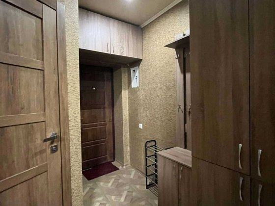 Продам 3 кім. з ремонтом по вул. М.Гончарівська, 1 Харьков