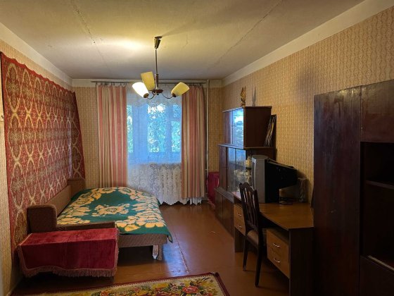 Продам 2х ком. квартира Днепровское шоссе Собственник 44 м2 / 14500 ye