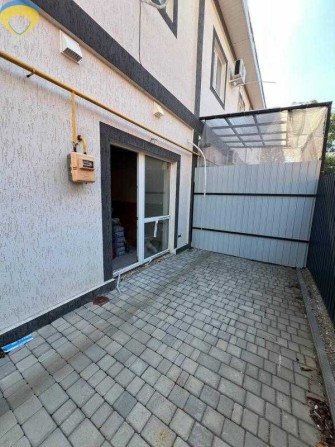 Продам 2-хрівневу квартиру з власним двориком та паркомісцем. - фото 1