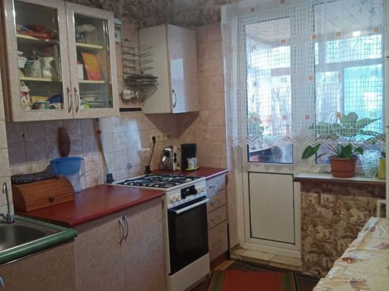 2 комнатная квартира !65 м2! Большая пристройка! Торг!