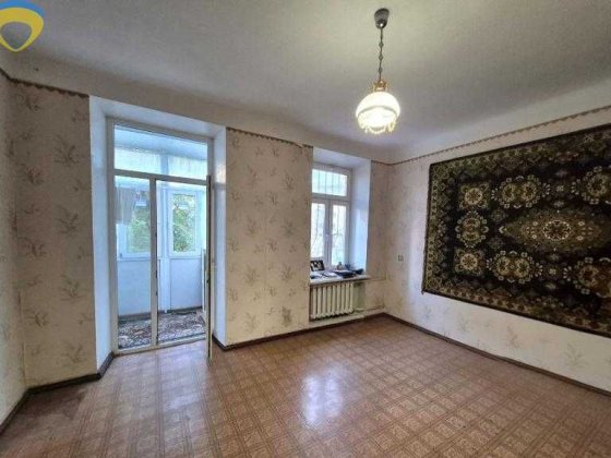 Просторная 2-комн квартира в Сталинке + Гараж во  дворе