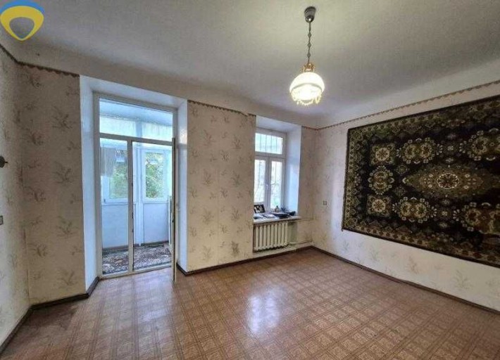 Просторная 2-комн квартира в Сталинке + Гараж во  дворе - фото 1