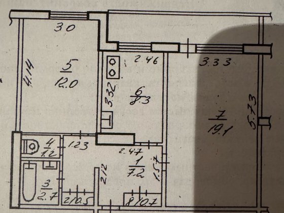 2 комн,Грицевца 20 б,3 этаж,кухня по середине Харків