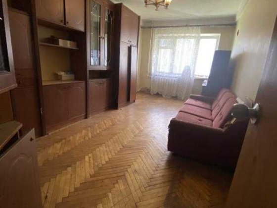 Продам 2-кімнатну квартиру на Черемушках площа Б. Дерев’янка