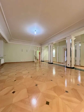 Продам 5 к. квартиру 206 м2 Деревянко Павлово Поле метро 23 Августа - фото 1