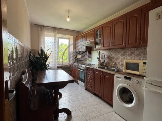 Продаж просторої 4- ох кімнатної квартири по вул.Пасічна. Львів