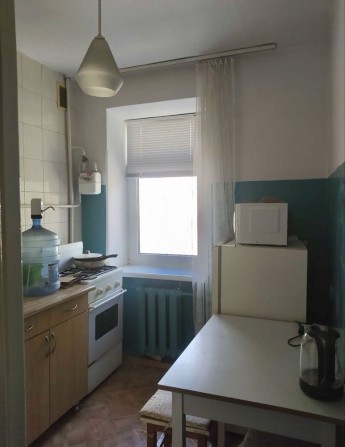 Продам 1кк в Лесках, гостинка с торгом!! - фото 1