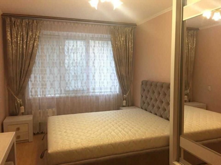 Продам 3 комнатную квартиру м. Дворец Спорта, 10 мин пешком - фото 1