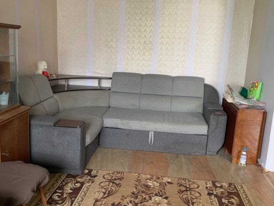 В продажі 1 к кв на середньому поверсі Жасміновий б-р м Палац Спорту Харків