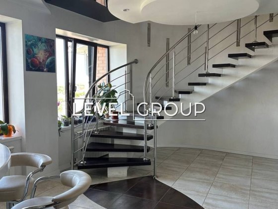 Продам дворівневу квартиру с. Петропавлівська Борщагівка Петропавлівська Борщагівка