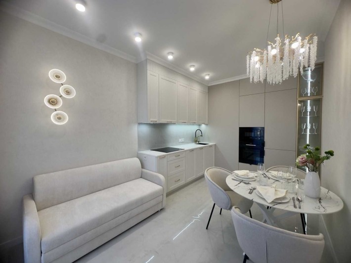 1к  45 м с дизайнерским ремонтом! Атмосфера, бок море. Вживую лучше! - фото 1