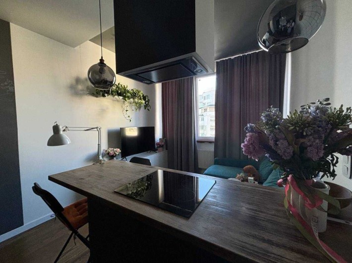 Стильная 1-комнатная квартира ЖК Альтаир, современный ремонт. - фото 1