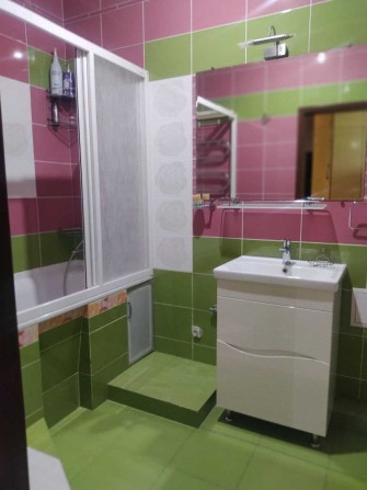 Продам 2-к. кв.возле Центр. парка!!!І 56 м2, рем,47000 торг Сертификат - фото 1