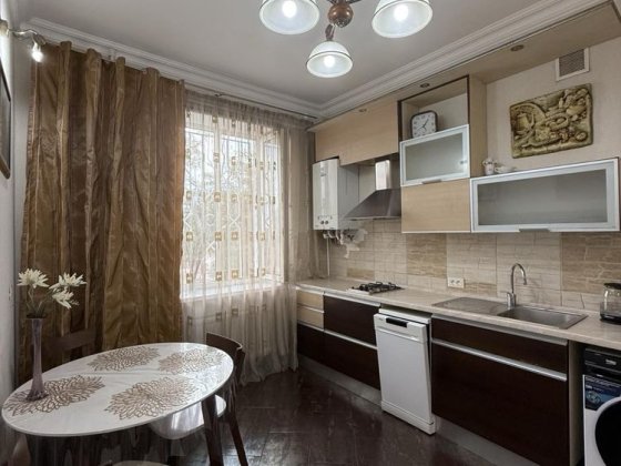 Продам 2 ком кв Жуковского ул.