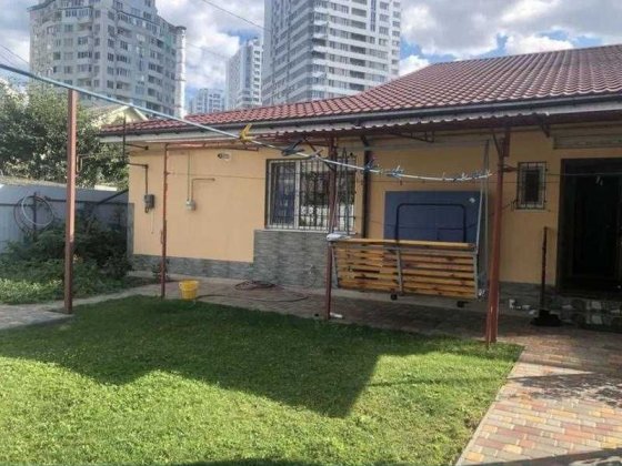 Пропонується будинок в межах міста на Таїрова/3-й ст.Люстдорфський дор Одеса