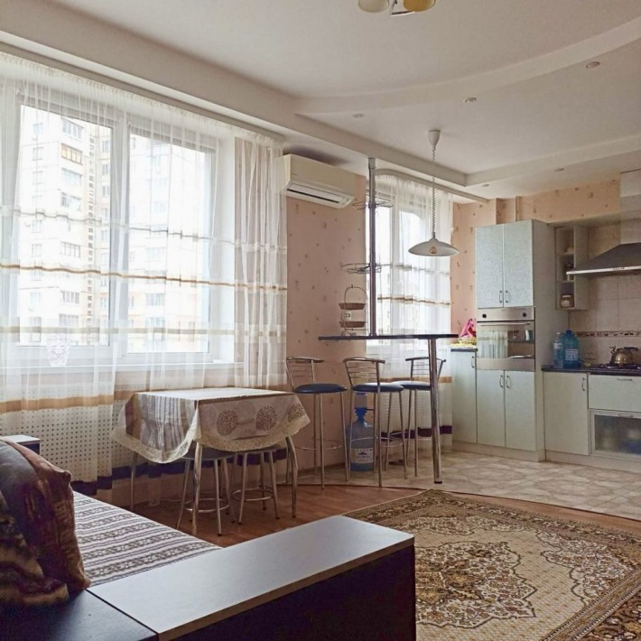 Продам большую 1к (евродвушка) м.Масельского - фото 1