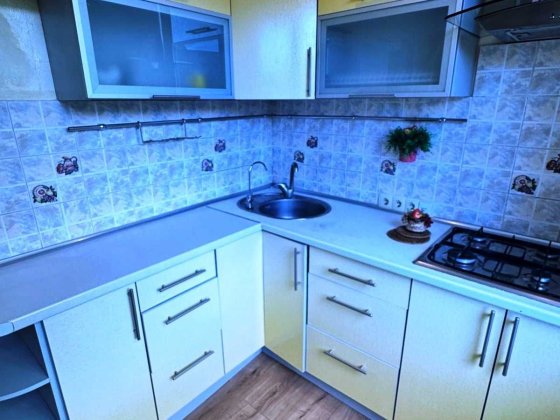 Продам 2 - комнатную квартиру на Салтовке . Сертификат !!! Харьков