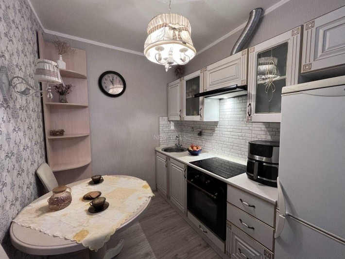 Продам 2-кімнатну квартиру в Петропавлівській Борщагівці - фото 1