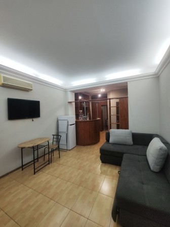 Срочно‼️Реальная‼️Центр! Продам 1 к.кв. студия  м.Университет - фото 1