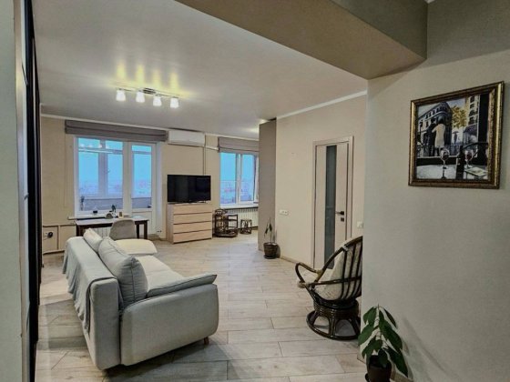 Продам 3 ком. квартиру с евроремонтом возле метро Научная. Харьков