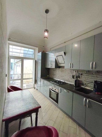 Продам квартиру в самом центре города Одессы по ул. Жуковского - фото 1