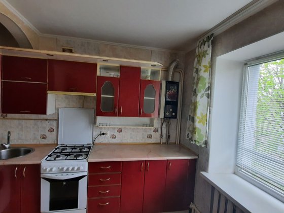 ПРОДАЮ 1кв.ул.Театральная р-н СШ 19 ( за парком) Николаев