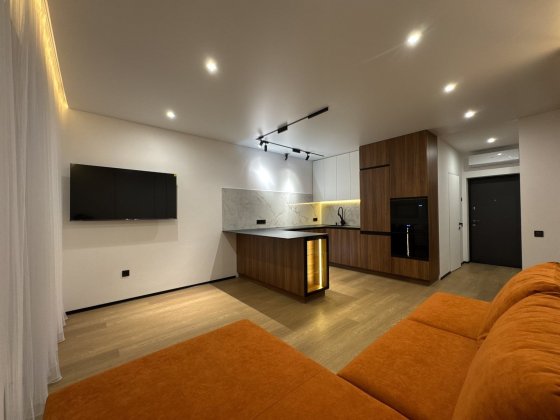 1 КІМ+ КУХНЯ студіо новобудова на В.Великого.БЕЗ КОМІСІЇ