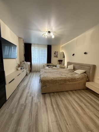 Двокімнатна квартира в новобудові з якісним ремонтом - фото 1