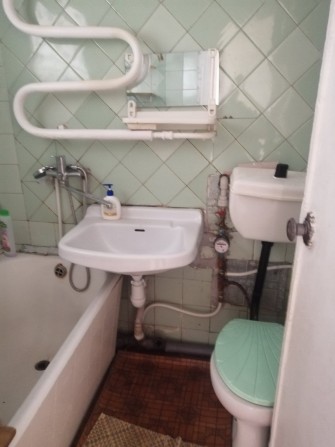 Продам 2-хкомн квартиру в Лесках - фото 1