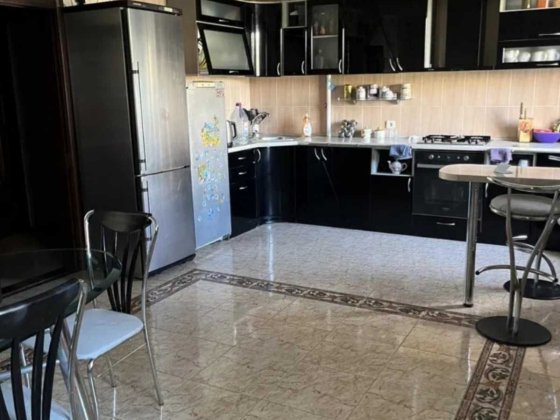 4х кім.квар.Левітана S-121м2. Євроремонт+2 кладовки.3 поверх.Торг!!!