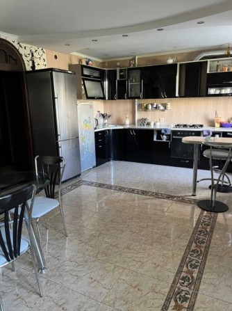 4х кім.квар.Левітана S-121м2. Євроремонт+2 кладовки.3 поверх.Торг!!! - фото 1