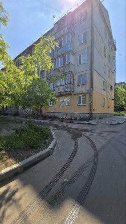 Продам 3к квартиру Колос / Будівельників вулиця - фото 1