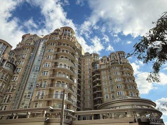 Продам 2-комнатную квартиру в центре возле парка Шевченко Одеса