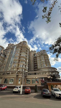 Продам 2-комнатную квартиру в центре возле парка Шевченко - фото 1