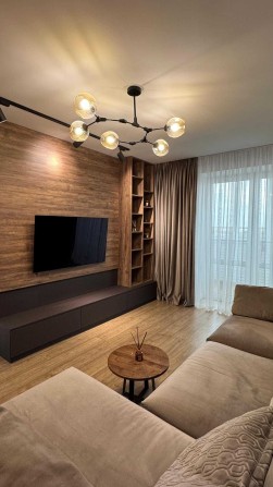 4-кімн. квартира з дизайнерським ремонтом! Петропавлівська Борщагівка - фото 1