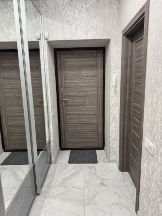 Продам свою 1к квартиру в ЖК Победы метро Победы 7 мин. - фото 1