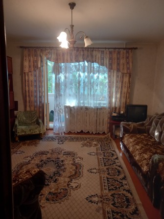 Продам 3 комнатную квартиру пр.Индустриальный 26,в 9 эт. доме на 2 эт. - фото 1