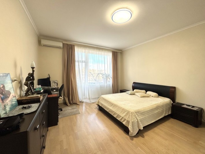 Продажа просторной 2к квартиры в центре в новом доме с паркингом - фото 1