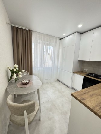 Мін. Оформл. 2 кім 53 кв.м в ЖК Сонячний, Софія, Боголюбрва - фото 1