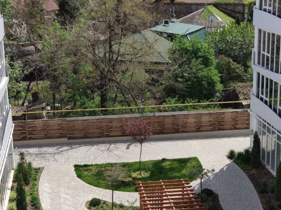 2 комнатная квартира на Фонтане! Начатый ремонт! Новый дом