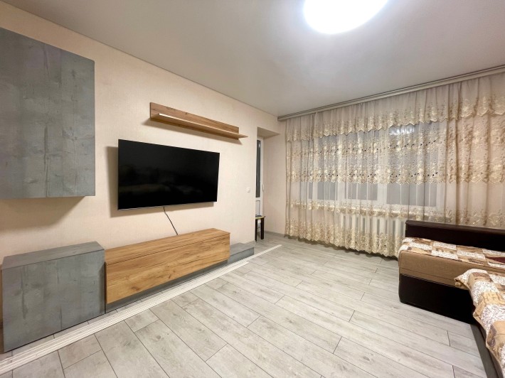 Продаётся двухкомнатная квартира с ремонтом в центре на Спасской - фото 1