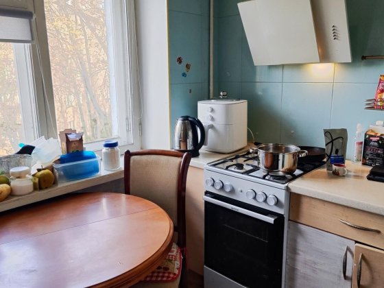 4 комн. квартира в кирпичном доме на Черемушках (244-357)