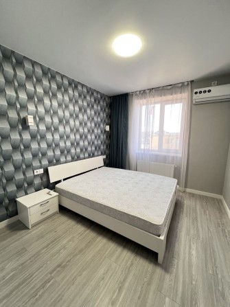 Эксклюзив!! Продам квартиру с ремонтом в ЖК Лазурный !! - фото 1