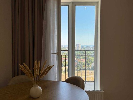 Продається квартира з дизайнерським ремонтом та видом на іподром!