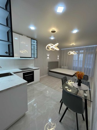 Продам квартиру на Фонтане в новом доме с ремонтом - фото 1