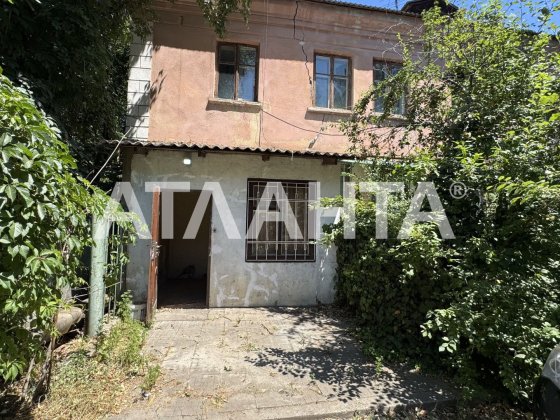 Продаётся уютная 2-комнатная квартиру с отдельным двориком