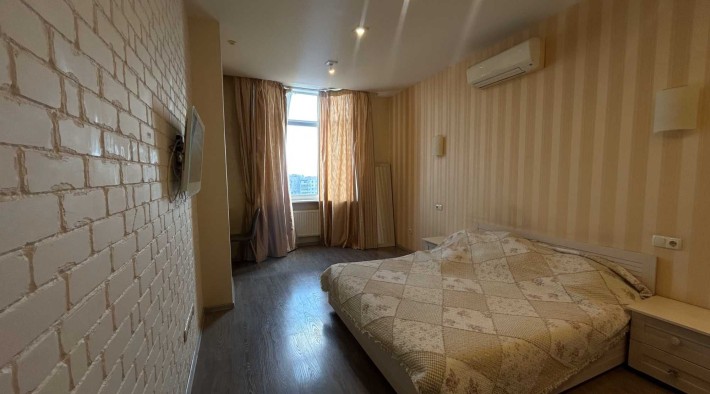 Квартира в ЖК Перекресток на 5 Фонтана. Кирпичный дом. Южная сторона. - фото 1