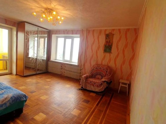 Продам 3 комнатную квартиру метро Дворец Спорта Харьков