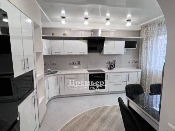 Продам срочно 2шку на Таирова в новом доме ремонт