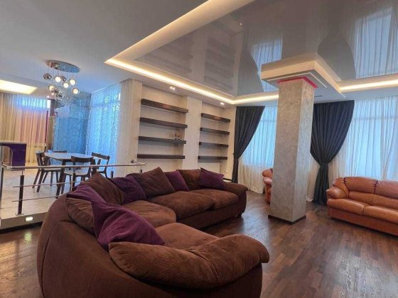 Французский Бульвар-Квартира  с дорогим ремонтом- цена ниже рынка.